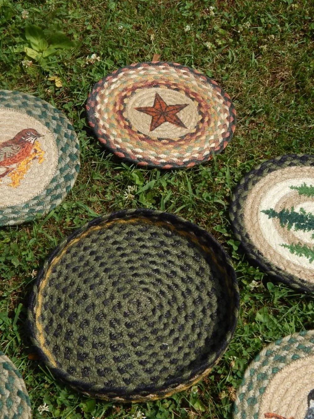 Nature Themed Lot of 7 Jute Woven Braided Mats Decorative w/Holder